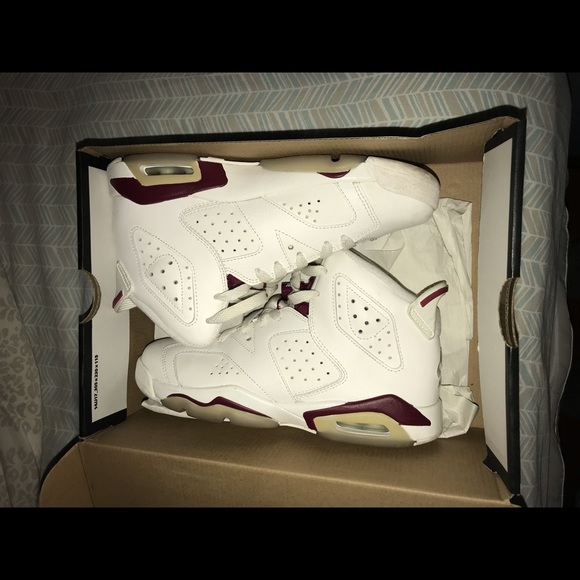 Air Jordan 6 Retro - Picture 2 of 3